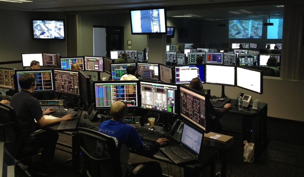事件監控和警報 介紹 space center, spacex, control center, rocket science, computers, controllers, cape canaveral, cape kennedy, displays, monitoring, monitors, technology, spacex, control center, control center, control center, monitoring, monitoring, monitoring, monitoring, monitoring