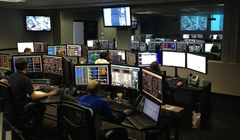 事件監控和警報 介紹 space center, spacex, control center, rocket science, computers, controllers, cape canaveral, cape kennedy, displays, monitoring, monitors, technology, spacex, control center, control center, control center, monitoring, monitoring, monitoring, monitoring, monitoring